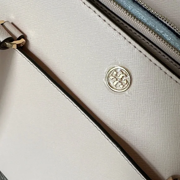 Tory Burch Robinson small Tote in pale apricot - Picture 11 of 14